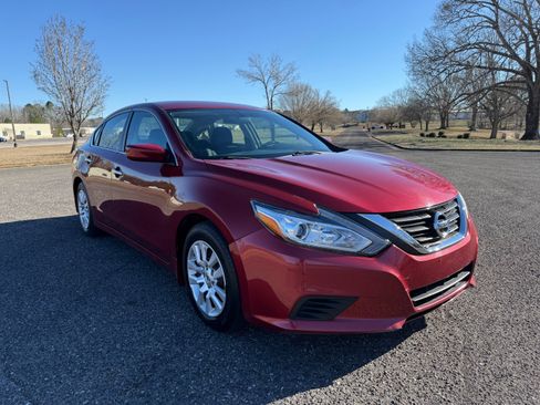Used 2017 Nissan Altima 2.5 S w/ Power Driver Seat Package image 7