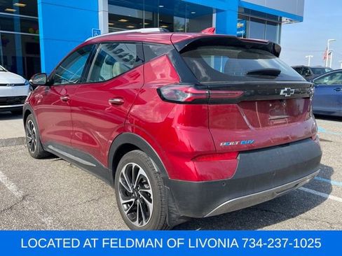 Used 2023 Chevrolet Bolt EUV Premier w/ Sun & Sound Package FWD image 2