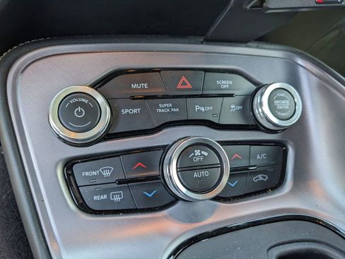 Used 2023 Dodge Challenger R/T w/ Plus Package image 25