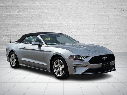 Used 2023 Ford Mustang Convertible RWD image 6