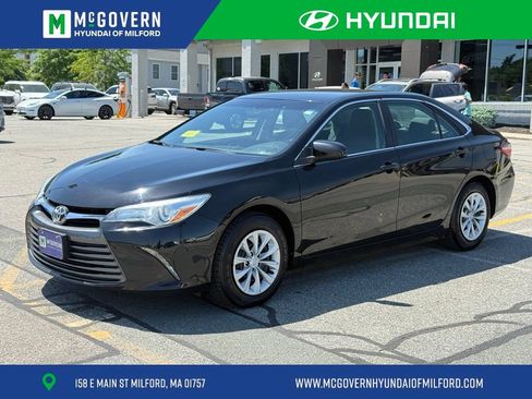 Used 2015 Toyota Camry LE FWD image 1