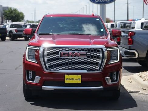 Used 2023 GMC Yukon Denali AWD/4WD image 3