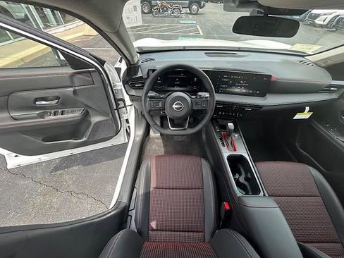 New 2025 Nissan Kicks SR w/ SR Premium Package AWD/4WD image 24