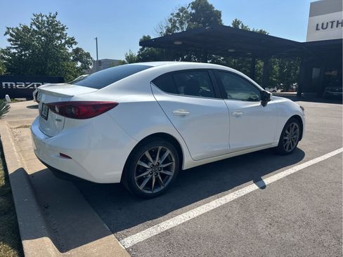 Used 2018 MAZDA MAZDA3 Touring FWD image 3