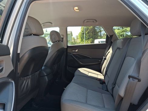 Used 2019 Hyundai Santa Fe XL SE FWD image 11