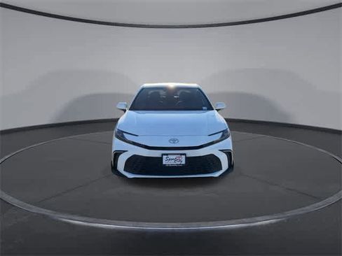 Used 2026 Toyota Camry SE image 3