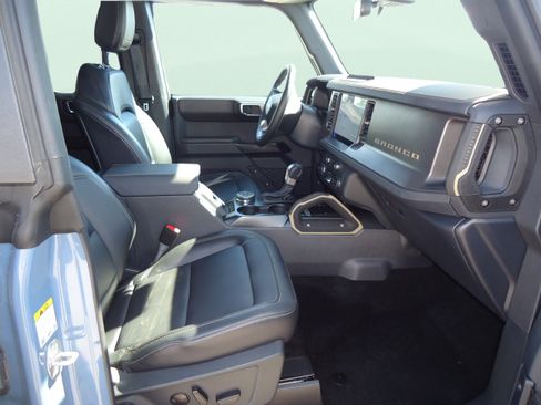 Used 2025 Ford Bronco Badlands AWD/4WD image 29