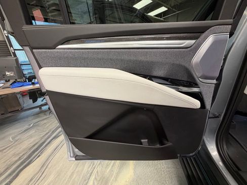 Used 2025 Cadillac Escalade ESV V image 62