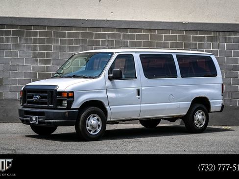 Used 2010 Ford E-250 and Econoline 250 RWD image 1