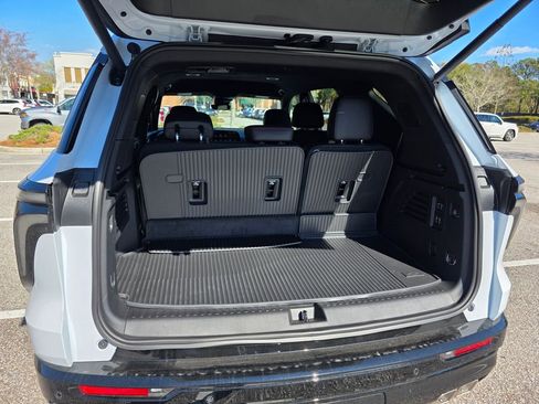 New 2026 Chevrolet Traverse RS w/ LPO, Floor Liner Package image 27