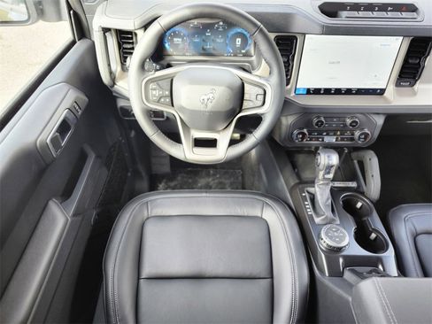 New 2025 Ford Bronco Outer Banks w/ Sasquatch Package image 13