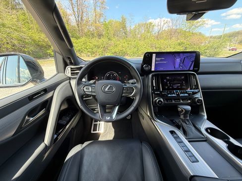 Used 2024 Lexus LX 600 F Sport image 38