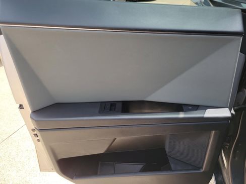 Used 2024 Tesla Cybertruck AWD Crew Cab image 11
