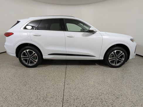 New 2025 Audi Q5 Premium image 8