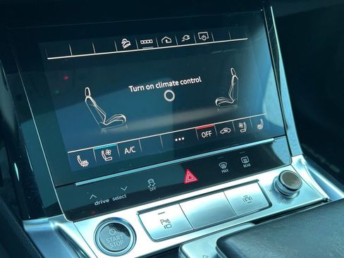 Used 2022 Audi e-tron Premium Plus w/ Premium Plus Package image 27