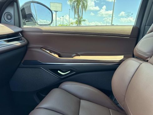 New 2026 Lincoln Navigator Reserve AWD/4WD image 23