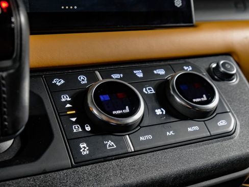 Used 2023 Land Rover Defender 110 X image 26