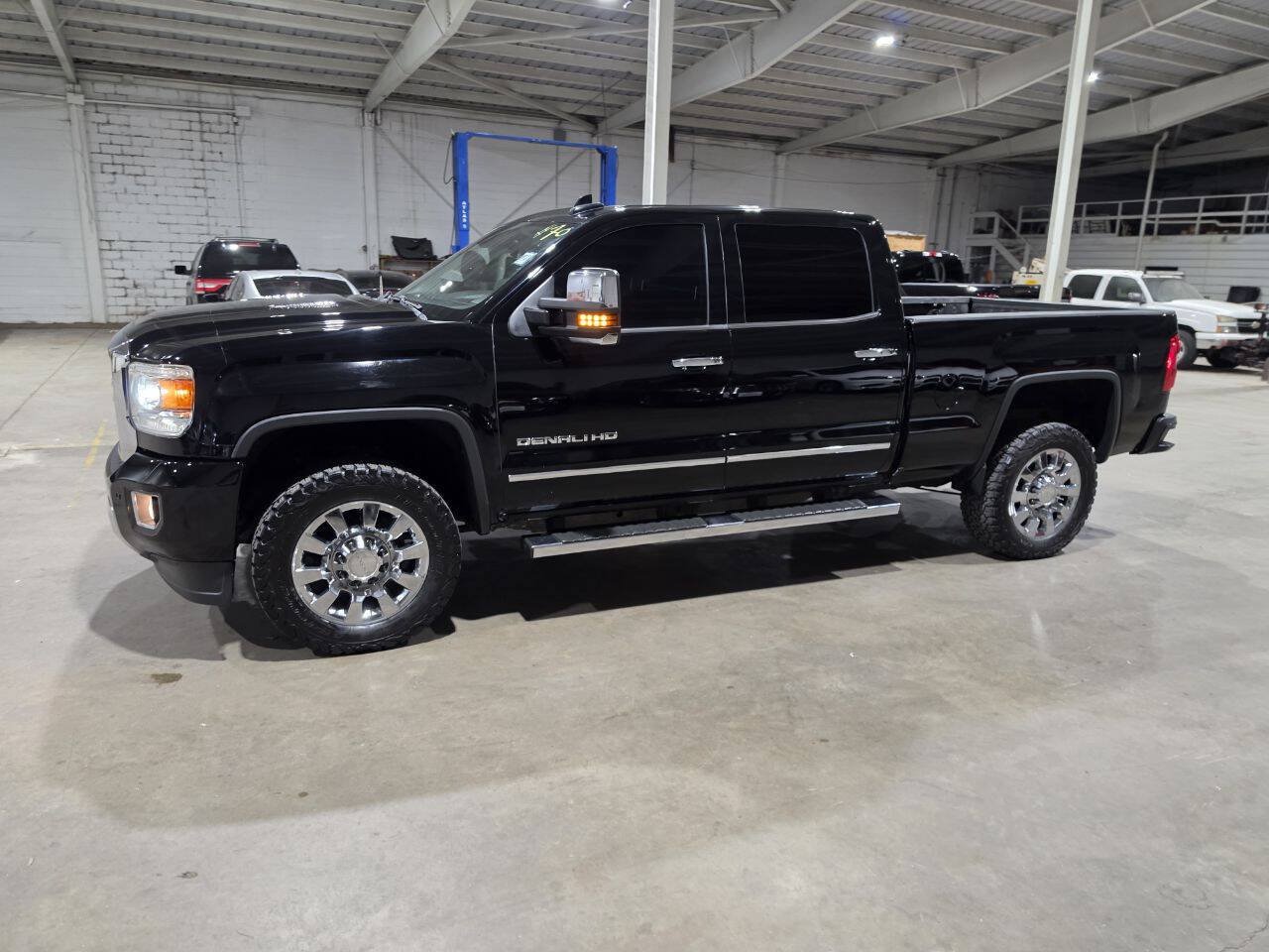 Used 2016 GMC Sierra 2500 Denali w/ Duramax Plus Package AWD/4WD image 4