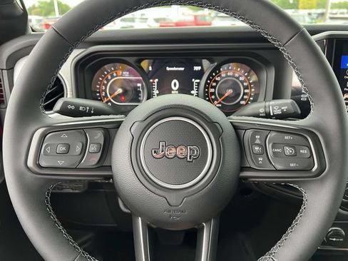 New 2025 Jeep Gladiator Sport AWD/4WD image 16