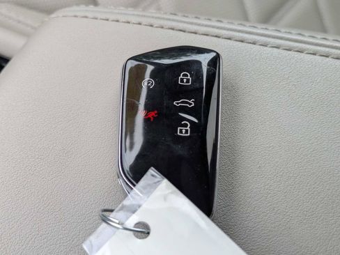 Used 2024 Volkswagen Atlas SE w/ Panoramic Sunroof Package FWD image 44