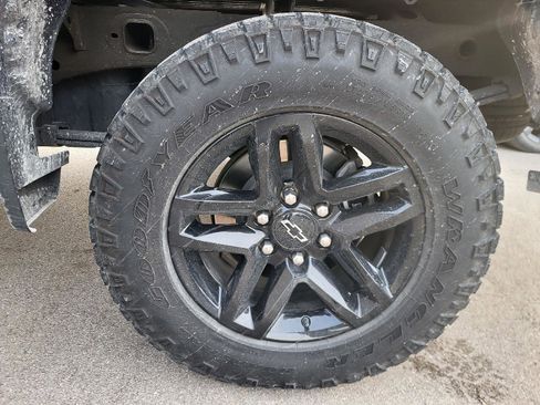 Used 2023 Chevrolet Silverado 1500 Custom Trail Boss image 16