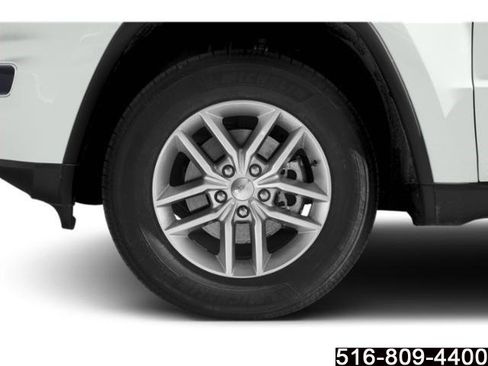 Used 2021 Jeep Grand Cherokee Laredo AWD/4WD image 15