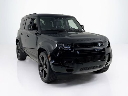 Used 2025 Land Rover Defender 110 X-Dynamic SE image 7