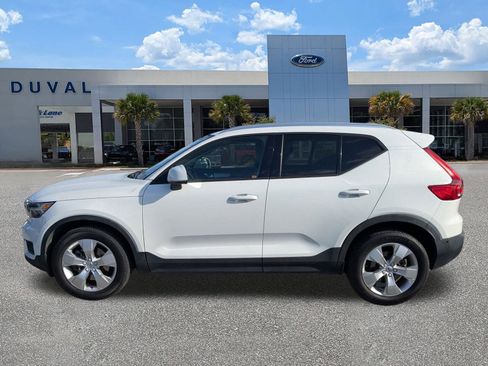 Used 2019 Volvo XC40 T5 Momentum image 7