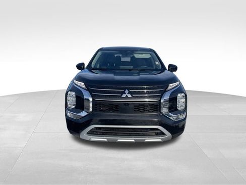 Used 2024 Mitsubishi Outlander SE image 8