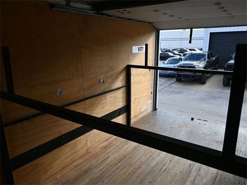 Used 2016 Chevrolet Express 3500 image 21