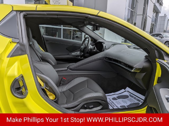Used 2024 Chevrolet Corvette Stingray Convertible RWD image 11