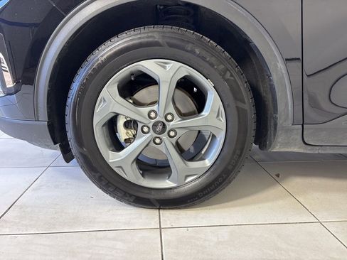 Used 2025 Ford Escape ST-Line image 9