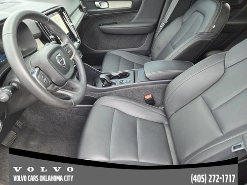 Certified 2025 Volvo XC40 B5 Core AWD/4WD image 10