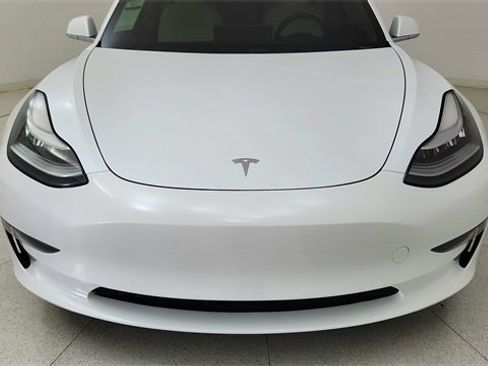 Used 2019 Tesla Model 3 Standard Range Plus image 8