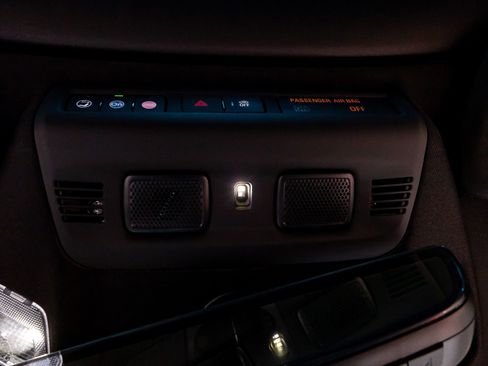 Used 2022 Chevrolet Corvette Stingray Preferred Cpe w/ Z51 Performance Package image 23