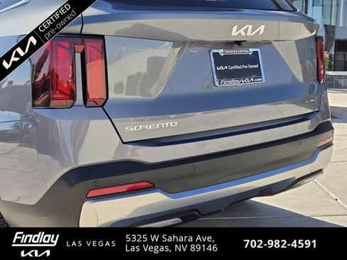 Certified 2025 Kia Sorento S FWD image 8
