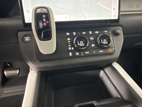 New 2026 Land Rover Defender 110 OCTA AWD/4WD image 19