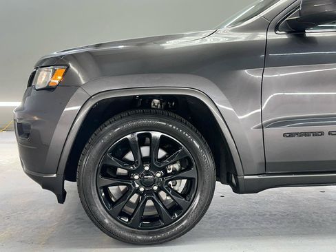 Used 2021 Jeep Grand Cherokee Laredo X RWD image 5