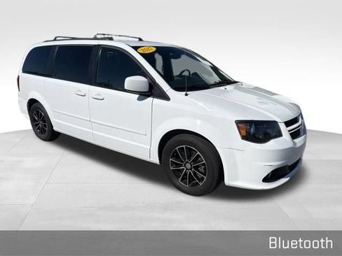 Used 2017 Dodge Grand Caravan GT FWD image 2