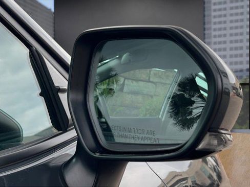 Used 2025 Toyota Camry LE image 3