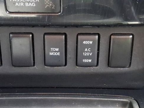 Used 2015 Nissan Titan SV w/ SV Value Truck Package image 30