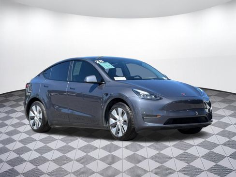 Used 2023 Tesla Model Y Long Range AWD/4WD image 6