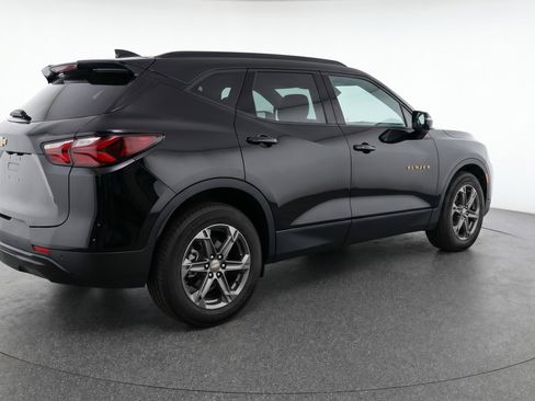 Used 2025 Chevrolet Blazer LT image 9