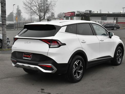 Used 2024 Kia Sportage LX image 8