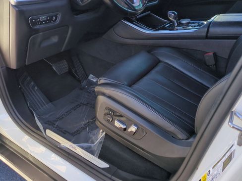 Used 2019 BMW X5 xDrive40i w/ Luxury Seating Package image 16