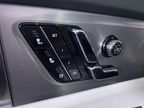 New 2026 Cadillac Vistiq Luxury w/ LPO, Floor Liner Package image 9