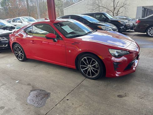 Used 2017 Toyota 86 image 4