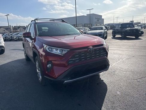 Used 2019 Toyota RAV4 Limited image 10