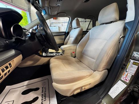 Used 2019 Subaru Outback 2.5i Premium AWD/4WD image 16