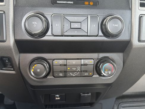 Used 2022 Ford F250 XL w/ Power Equipment Group AWD/4WD image 21